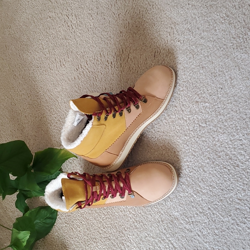 Toms Lace-up Waterproof Boots